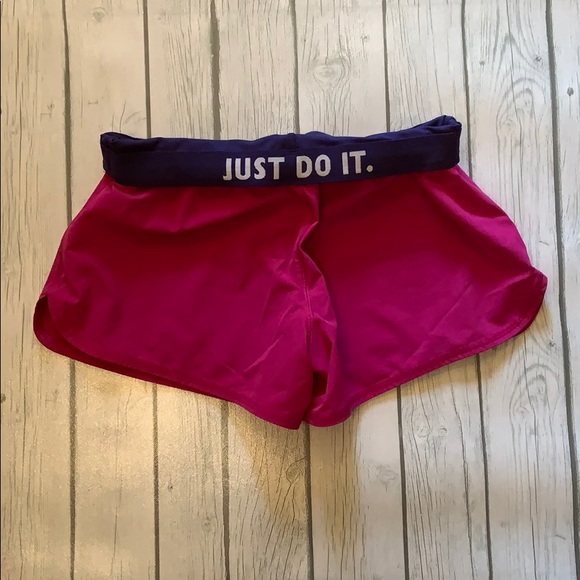 Nike DRI-FIT Shorts Size Medium - Picture 5 of 6